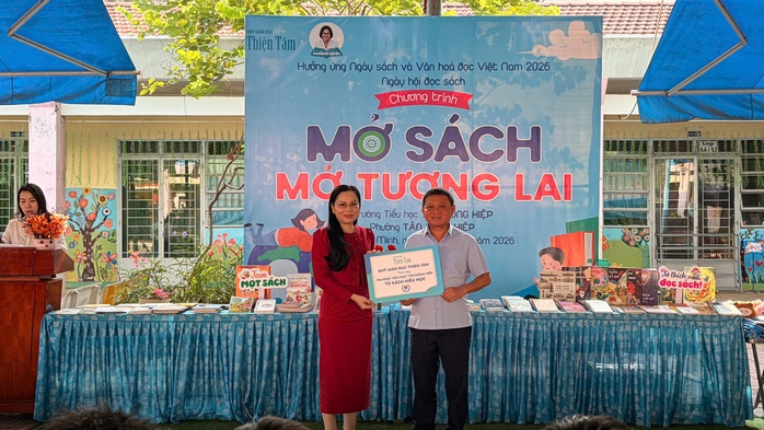 "Mở s&aacute;ch - Mở tương lai" đến học sinh tiểu học TPHCM - Ảnh 1.