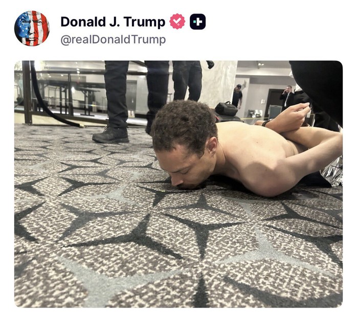 &Ocirc;ng Donald Trump họp b&aacute;o, đăng video nghi phạm xả s&uacute;ng tại tiệc của Nh&agrave; Trắng - Ảnh 2.