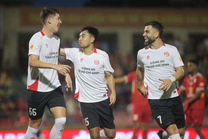 CLB C&ocirc;ng an TP HCM kh&oacute; thắng "cựu vương" V-League - Ảnh 3.