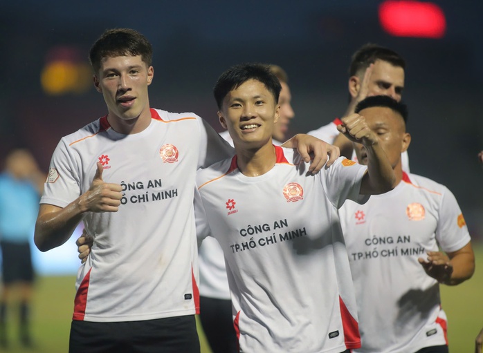 Tiền đạo Việt kiều Anh giúp CLB Công an TP HCM ngắt chuỗi thất bại - Ảnh 5.