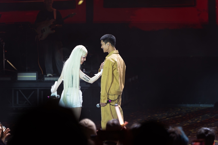 Kh&aacute;n giả thăng hoa cảm x&uacute;c c&ugrave;ng "Sao concert" - Ảnh 1.