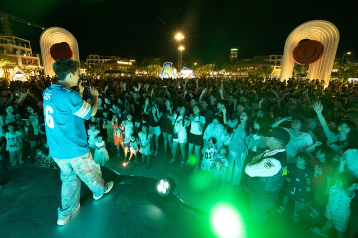 Sun Group khai trương tổ hợp giải tr&iacute; ẩm thực VUI-Fest b&ecirc;n bờ di sản Thế giới - Ảnh 4.