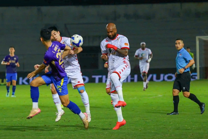 "Ngoại binh" Hải Ph&ograve;ng FC: Từ bỡ ngỡ đến t&igrave;nh y&ecirc;u với b&oacute;ng đ&aacute; Việt Nam - Ảnh 5.