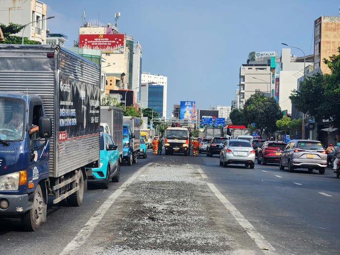 Dỡ 3 km dải ph&acirc;n c&aacute;ch, Cộng H&ograve;a th&ocirc;ng tho&aacute;ng hơn - Ảnh 1.