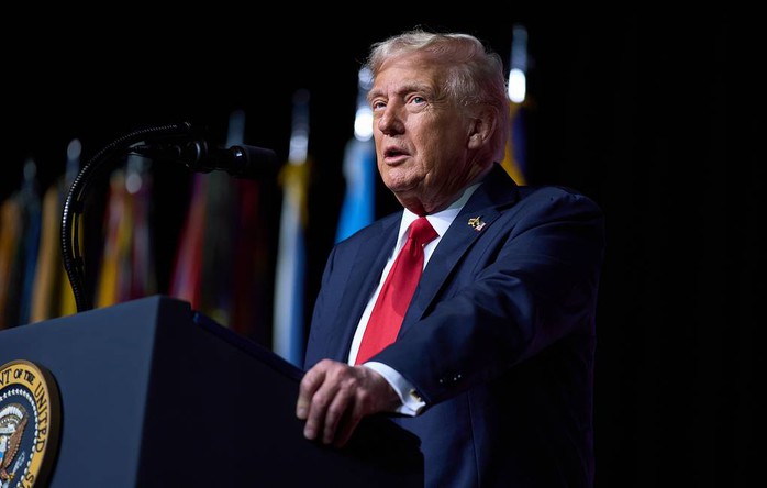 Tổng thống Mỹ Donald Trump cảnh b&aacute;o đường ống dẫn dầu của Iran c&oacute; thể nổ tung trong 3 ng&agrave;y tới - Ảnh 1.