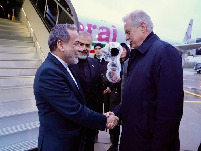 Iran đưa danh s&aacute;ch "lằn ranh đỏ" cho Mỹ khi gi&aacute; dầu thế giới chạm đỉnh 3 tuần - Ảnh 1.