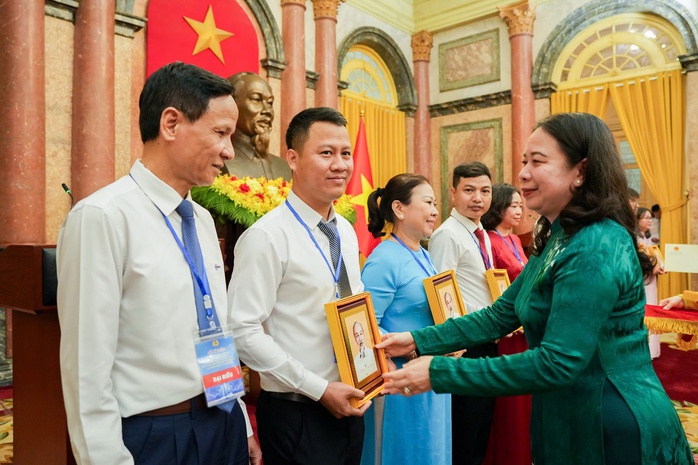 Phó Chủ tịch nước Võ Thị Ánh Xuân gặp mặt các Chủ tịch Công đoàn cơ sở suất sắc tiêu biểu - Ảnh 1.