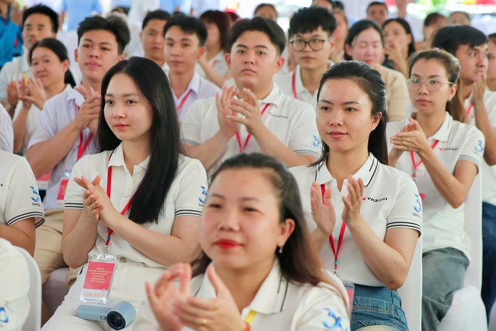 Công nhân mong có thêm chính sách hỗ trợ nhà ở, y tế, đào tạo nghề - Ảnh 6.