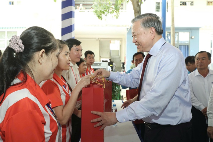 Gần và hiểu công nhân hơn nữa - Ảnh 1.