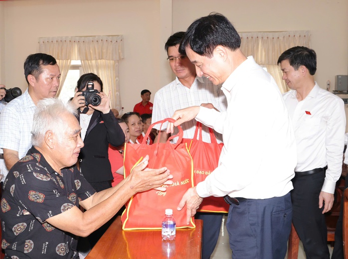 Trưởng Ban Tổ chức Trung ương trả lời nhiều vấn đề cử tri Cần Thơ quan t&acirc;m - Ảnh 2.