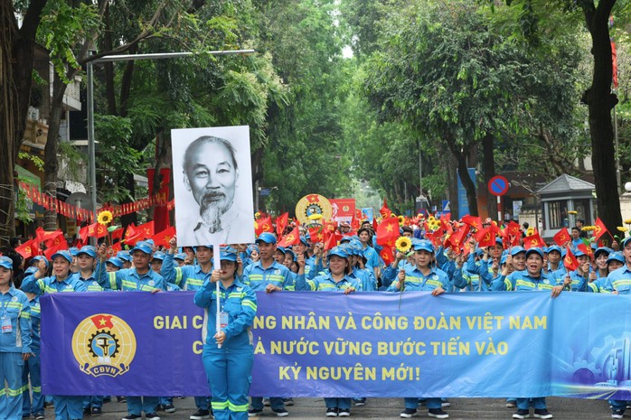 Trọng thể kỷ niệm 140 năm Ng&agrave;y Quốc tế Lao động v&agrave; tuy&ecirc;n dương chủ tịch C&ocirc;ng đo&agrave;n cơ sở xuất sắc - Ảnh 1.