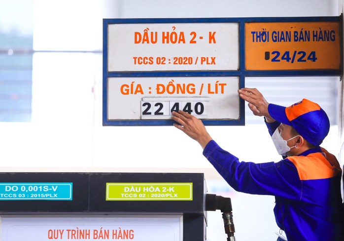 Ch&iacute;nh thức loại dầu hỏa khỏi danh mục c&ocirc;ng bố gi&aacute; cơ sở xăng dầu - Ảnh 1.