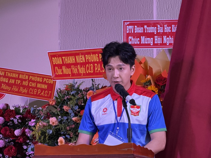 Ca sĩ Ng&ocirc; Kiến Huy tham gia c&acirc;u lạc bộ C&ocirc;ng an TPHCM - Ảnh 4.