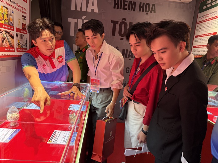 Ca sĩ Ng&ocirc; Kiến Huy tham gia c&acirc;u lạc bộ C&ocirc;ng an TPHCM - Ảnh 5.