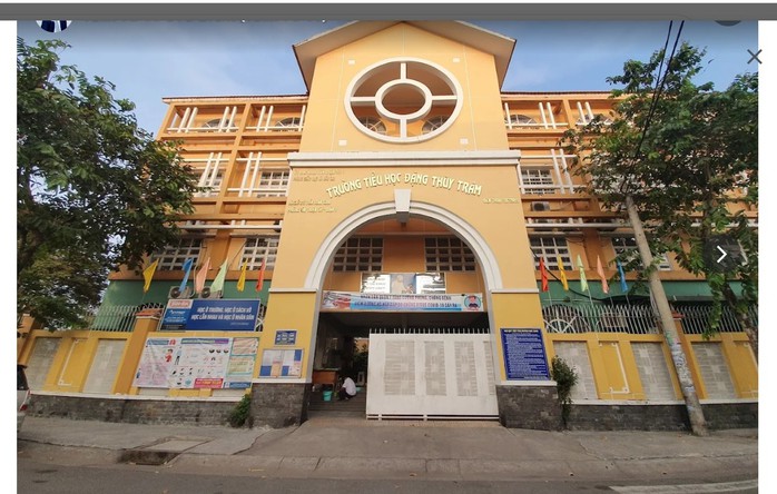 Vụ nghi nghi ngộ độc thực phẩm ở TPHCM: 46 học sinh nhập viện, kiểm tra đơn vị cung cấp suất ăn - Ảnh 1.