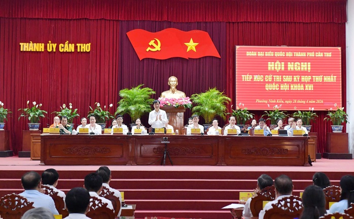 Trưởng Ban Tổ chức Trung ương trả lời cử tri Cần Thơ về ph&aacute;t triển nguồn nh&acirc;n lực 2026 - Ảnh 1.