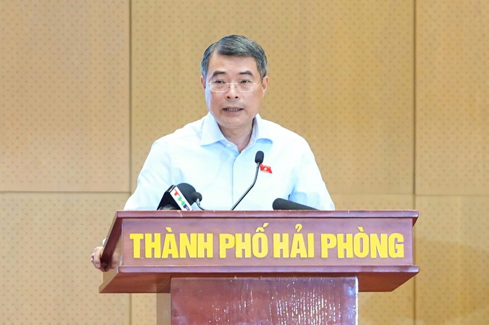 Thủ tướng L&ecirc; Minh Hưng tiếp x&uacute;c cử tri tại Hải Ph&ograve;ng , tặng qu&agrave; c&ocirc;ng nh&acirc;n lao động - Ảnh 2.