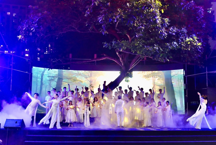 LĐLĐ TPHCM ch&iacute;nh thức khai mạc Th&aacute;ng C&ocirc;ng nh&acirc;n 2026 - Ảnh 1.