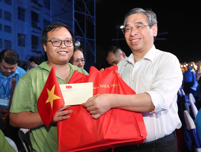 LĐLĐ TPHCM ch&iacute;nh thức khai mạc Th&aacute;ng C&ocirc;ng nh&acirc;n 2026 - Ảnh 6.