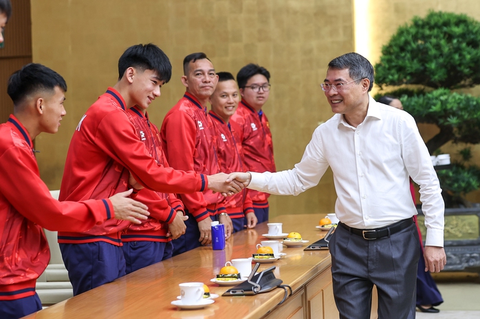 Thủ tướng L&ecirc; Minh Hưng ch&uacute;c mừng đội tuyển U17 Việt Nam v&ocirc; địch Đ&ocirc;ng Nam &Aacute; 2026 - Ảnh 1.