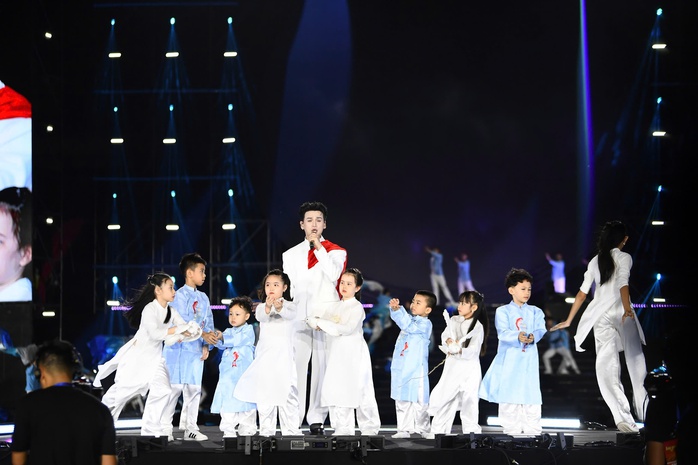 40.000 kh&aacute;n giả lan tỏa mạnh mẽ tinh thần tự h&agrave;o d&acirc;n tộc - Ảnh 14.