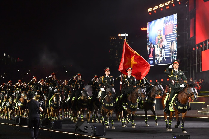 40.000 kh&aacute;n giả lan tỏa mạnh mẽ tinh thần tự h&agrave;o d&acirc;n tộc - Ảnh 22.