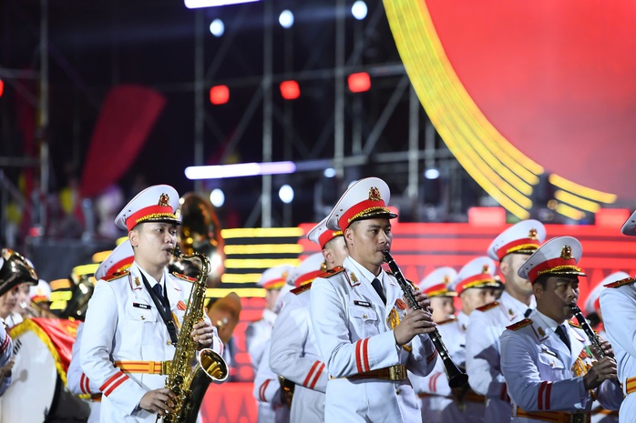 40.000 kh&aacute;n giả lan tỏa mạnh mẽ tinh thần tự h&agrave;o d&acirc;n tộc - Ảnh 23.