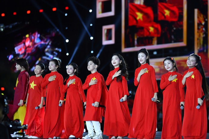 40.000 kh&aacute;n giả lan tỏa mạnh mẽ tinh thần tự h&agrave;o d&acirc;n tộc - Ảnh 7.