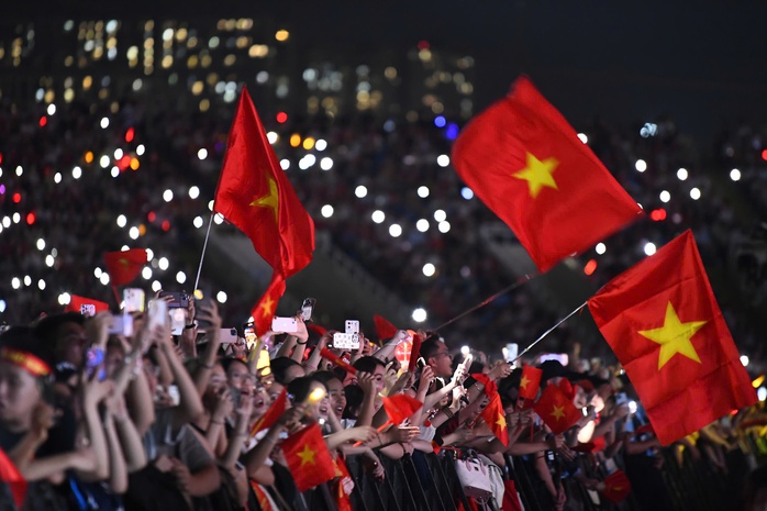 40.000 kh&aacute;n giả lan tỏa mạnh mẽ tinh thần tự h&agrave;o d&acirc;n tộc - Ảnh 3.