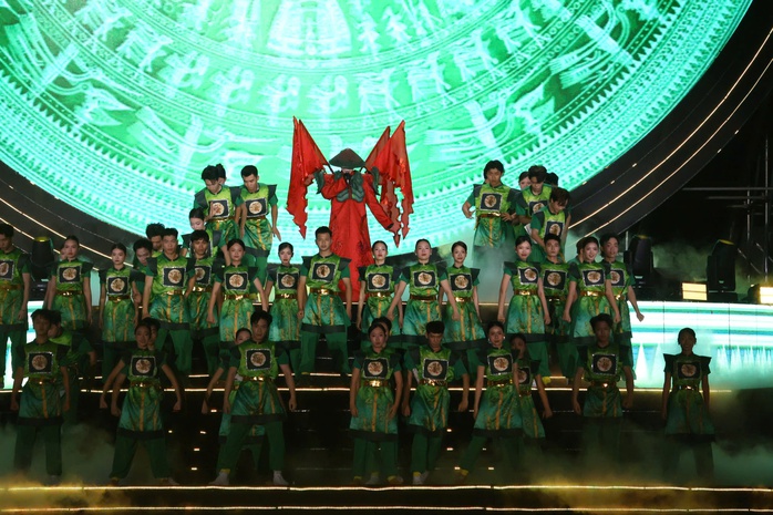 40.000 kh&aacute;n giả lan tỏa mạnh mẽ tinh thần tự h&agrave;o d&acirc;n tộc - Ảnh 2.