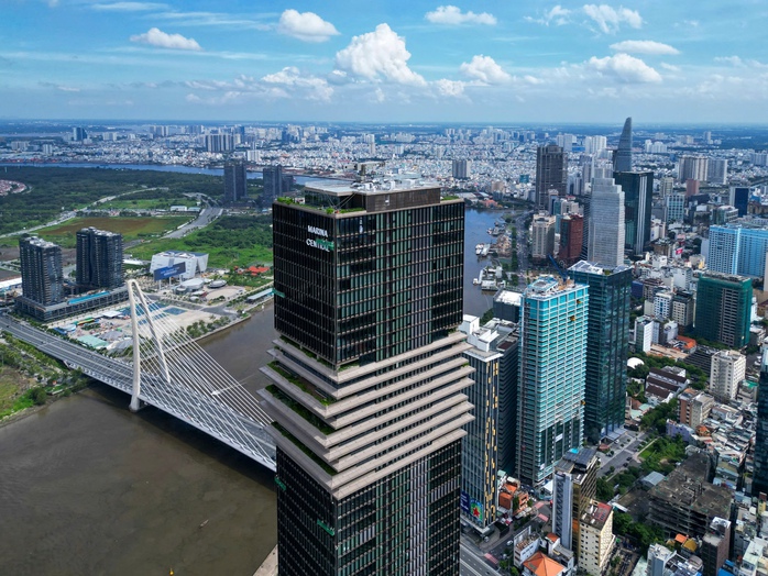 TP HCM rực rỡ t&ecirc;n v&agrave;ng - Ảnh 2.