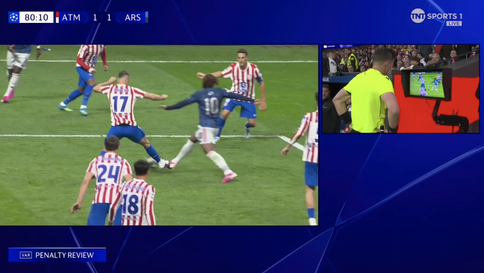 VAR g&acirc;y tranh c&atilde;i, Arsenal bị xử &eacute;p trắng trợn trước Atletico Madrid - Ảnh 2.