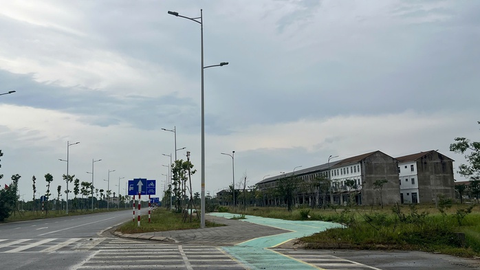 Bảng gi&aacute; đất Huế 2026 chưa ban h&agrave;nh , người d&acirc;n lo lắng về sổ đỏ Huế - Ảnh 1.