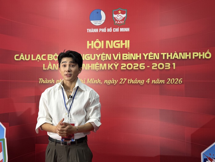 Khi người nổi tiếng bắt tay C&ocirc;ng an TPHCM - Ảnh 15.