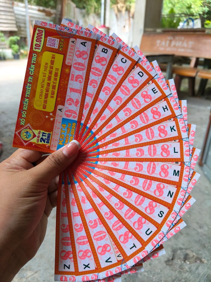 Nhiều v&eacute; tr&uacute;ng độc đắc xổ số miền Nam xuất hiện v&agrave;o chiều 29-4 - Ảnh 5.