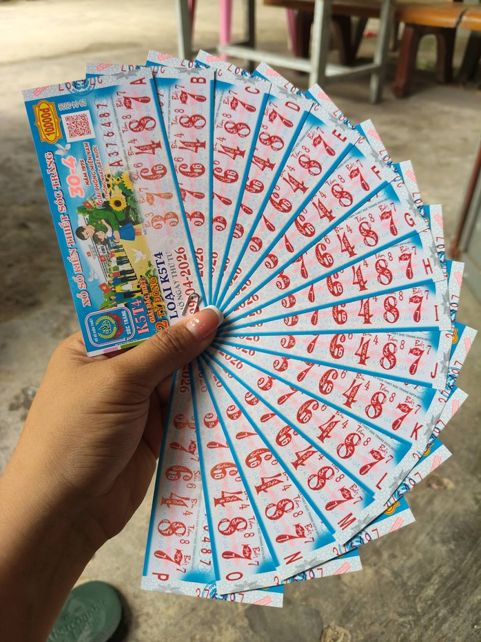 Nhiều v&eacute; tr&uacute;ng độc đắc xổ số miền Nam xuất hiện v&agrave;o chiều 29-4 - Ảnh 6.