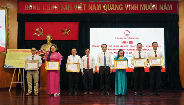 B&iacute; thư phường Di&ecirc;n Hồng qu&aacute;n triệt: thi đua l&agrave; kh&ocirc;ng hơn thua, so b&igrave;, tị nạnh nhau - Ảnh 1.