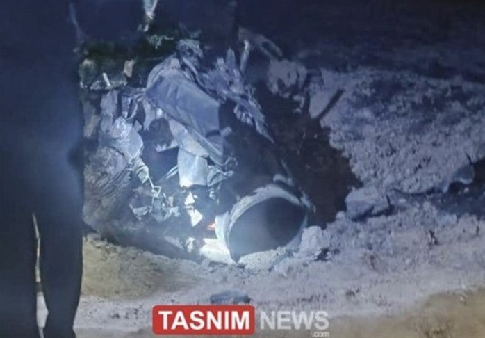 Iran bắn rơi m&aacute;y bay Mỹ thứ 2, một th&agrave;nh vi&ecirc;n phi h&agrave;nh đo&agrave;n F-15 vẫn mất t&iacute;ch - Ảnh 1.