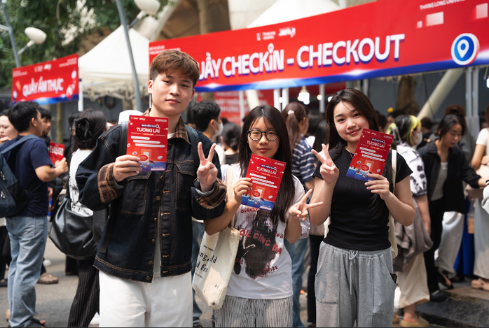 Hơn 98% sinh vi&ecirc;n Trường ĐH Thăng Long c&oacute; việc l&agrave;m sau khi tốt nghiệp - Ảnh 1.