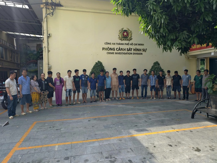 C&ocirc;ng an TPHCM bắt 24 người, lật tẩy thủ đoạn &iacute;t ai ngờ tới - Ảnh 1.