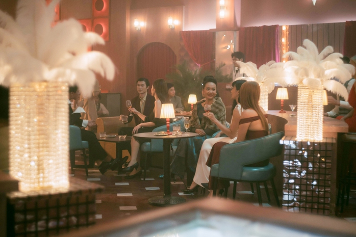 Thanh Hằng "đối đầu" Hồng &Aacute;nh, Văn Mai Hương lộ diện bất ngờ - Ảnh 7.