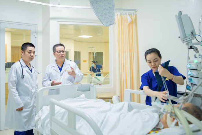 Lần đầu tại miền Trung: Thay khớp gối bằng robot, bệnh nh&acirc;n tập đi ngay sau mổ - Ảnh 3.