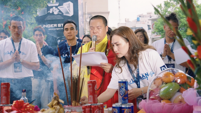 NSƯT Ho&agrave;i Linh, Quyền Linh khai m&aacute;y phim của Qu&aacute;ch Beem - Ảnh 1.