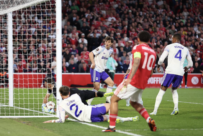 Nottingham Forest hạ Aston Villa, mơ chung kết Europa League sau 46 năm - Ảnh 2.