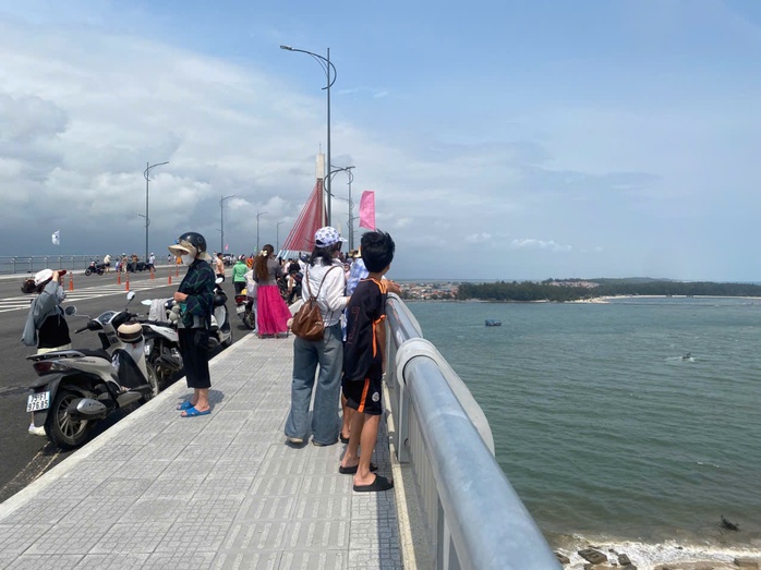 Th&ocirc;ng xe cầu Thuận An: Dự &aacute;n giao th&ocirc;ng lớn nhất miền trung ch&iacute;nh thức ho&agrave;n th&agrave;nh - Ảnh 3.