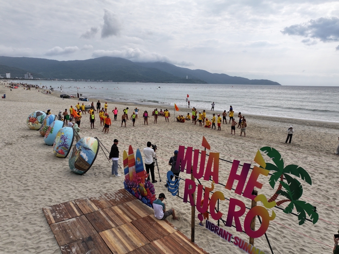 CLIP: Cứu hộ biển du lịch Đ&agrave; Nẵng so t&agrave;i c&ugrave;ng lực lượng quốc tế - Ảnh 1.