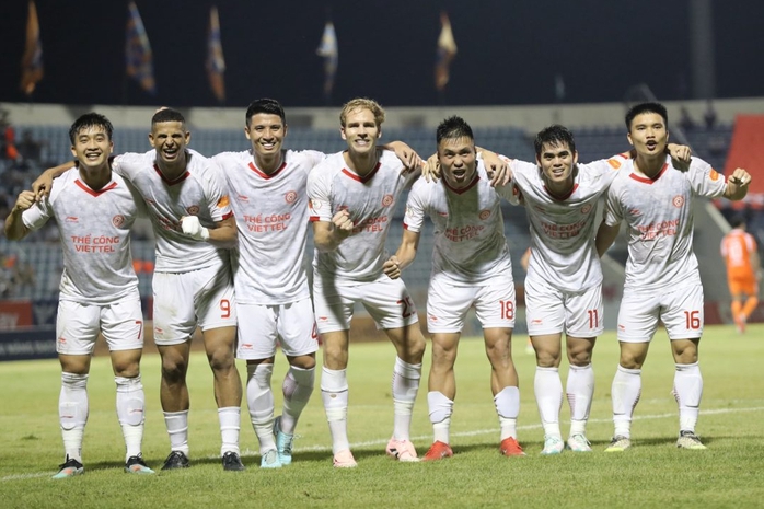 V&ograve;ng 21 V-League 2025-2026: "Vua &aacute;o đen" H&agrave;n Quốc cầm c&ograve;i trận đại chiến Thể C&ocirc;ng Viettel - Ninh B&igrave;nh - Ảnh 2.