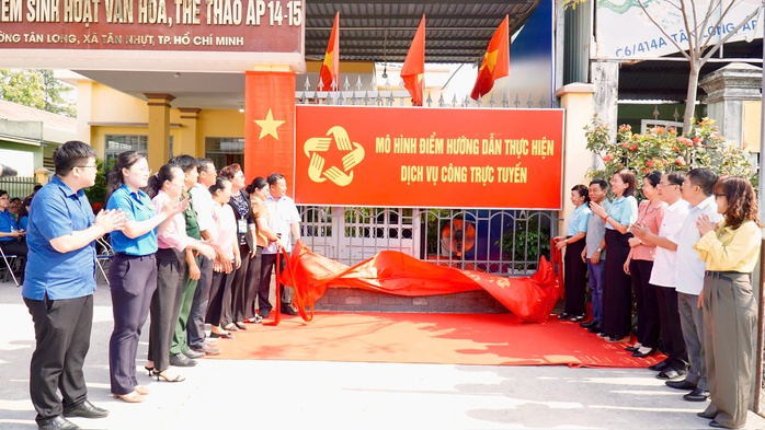 Thi đua để TPHCM vươn xa: Người d&acirc;n được thụ hưởng th&agrave;nh quả - Ảnh 1.