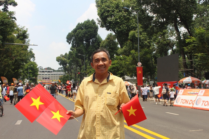 H&agrave;ng ng&agrave;n người d&acirc;n cổ vũ tại đ&iacute;ch đến C&uacute;p xe đạp truyền h&igrave;nh TP HCM  - Ảnh 5.