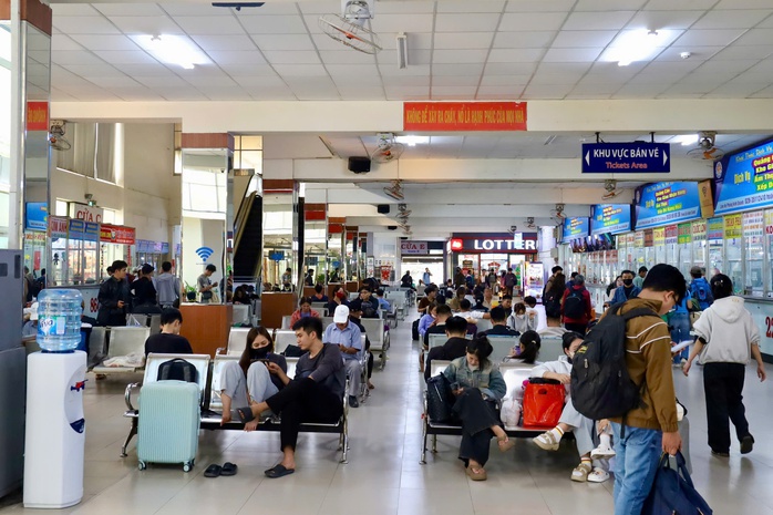 TPHCM kiểm tra nh&agrave; xe tăng v&eacute; bất thường trong dịp lễ 30-4, 1-5 - Ảnh 1.